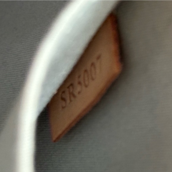 Louis Vuitton Yellow Monogram Vernis Roxbury Drive 2Way Handbag - Picture 13 of 14